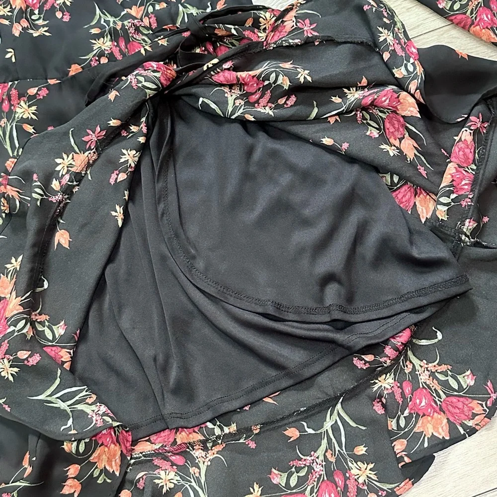 Francesca’s Mi Ami Charlotte Floral Mini Wrap Dress - Picture 11 of 15